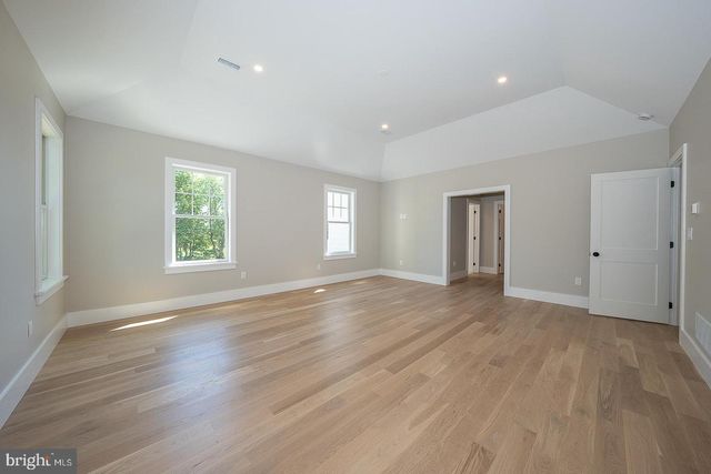 2074 FOX CREEK RD, Berwyn, PA 19312