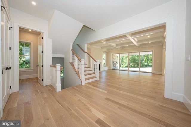 2074 FOX CREEK RD, Berwyn, PA 19312