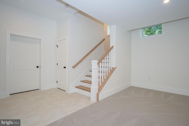 2074 FOX CREEK RD, Berwyn, PA 19312