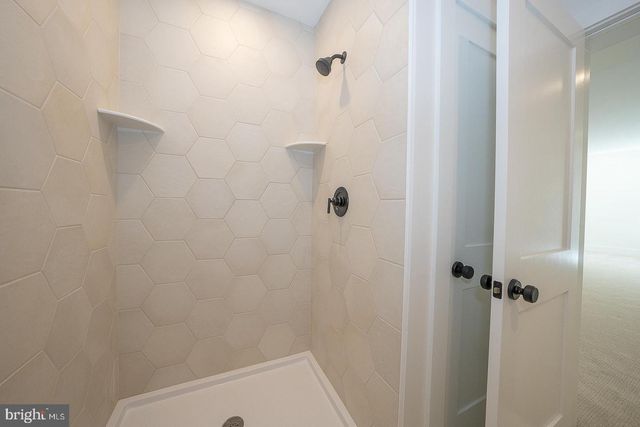 2074 FOX CREEK RD, Berwyn, PA 19312