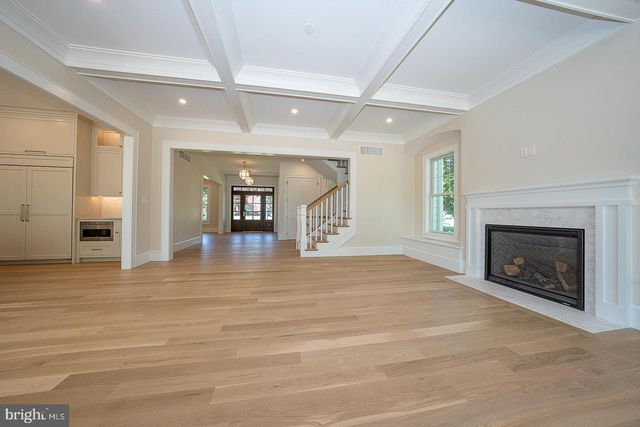 2074 FOX CREEK RD, Berwyn, PA 19312