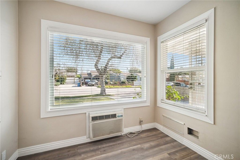 Image 11 of property listing at 1457 N Rose Street, Burbank, CA 91505