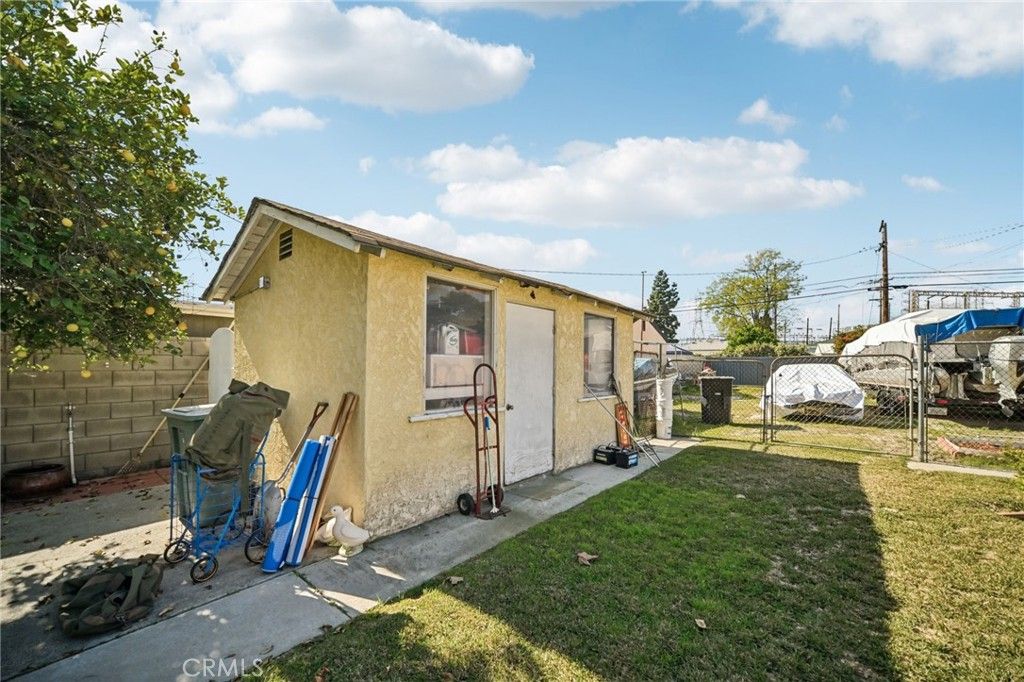 Image 27 of property listing at 1457 N Rose Street, Burbank, CA 91505