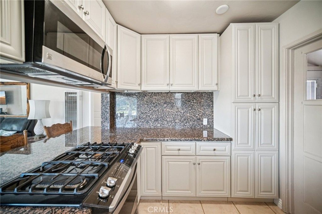 Image 9 of property listing at 1457 N Rose Street, Burbank, CA 91505