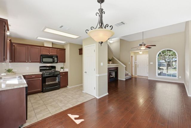 1437 Thibodeaux DR, Round Rock, TX 78664