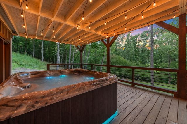 215 Twin Creeks, Blue Ridge, GA 30513