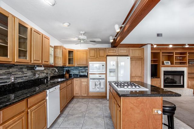 299 RILEY LAKE DRIVE, Hawthorne, FL 32640