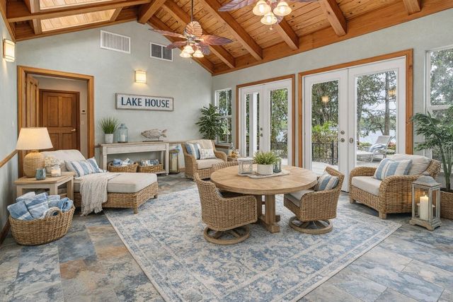 299 RILEY LAKE DRIVE, Hawthorne, FL 32640