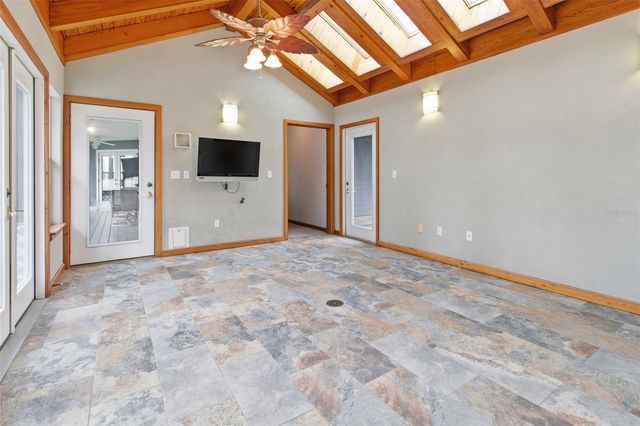 299 RILEY LAKE DRIVE, Hawthorne, FL 32640