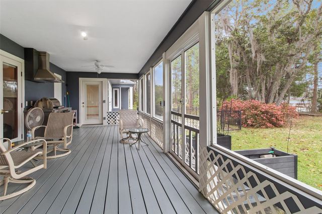 299 RILEY LAKE DRIVE, Hawthorne, FL 32640