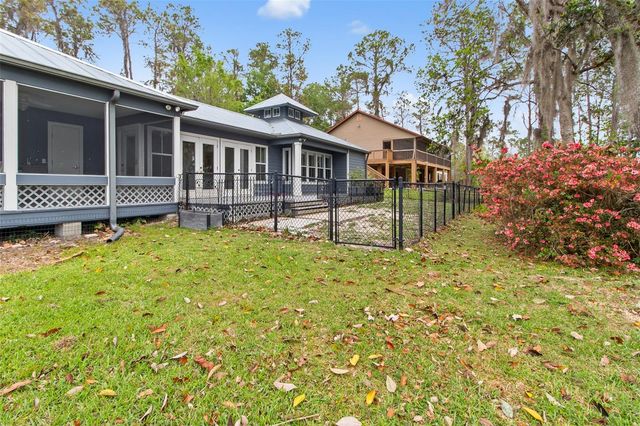 299 RILEY LAKE DRIVE, Hawthorne, FL 32640
