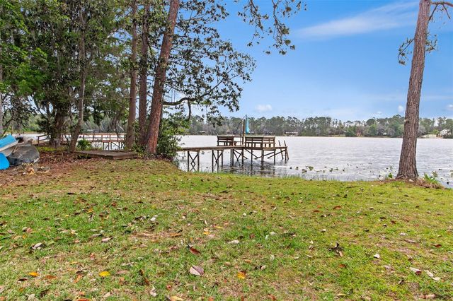299 RILEY LAKE DRIVE, Hawthorne, FL 32640