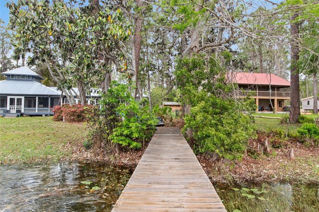 299 RILEY LAKE DRIVE, Hawthorne, FL 32640