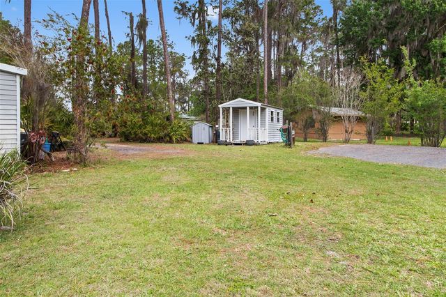 299 RILEY LAKE DRIVE, Hawthorne, FL 32640