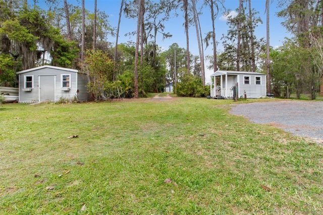 299 RILEY LAKE DRIVE, Hawthorne, FL 32640