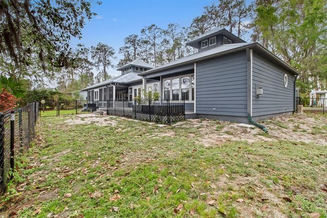 299 RILEY LAKE DRIVE, Hawthorne, FL 32640