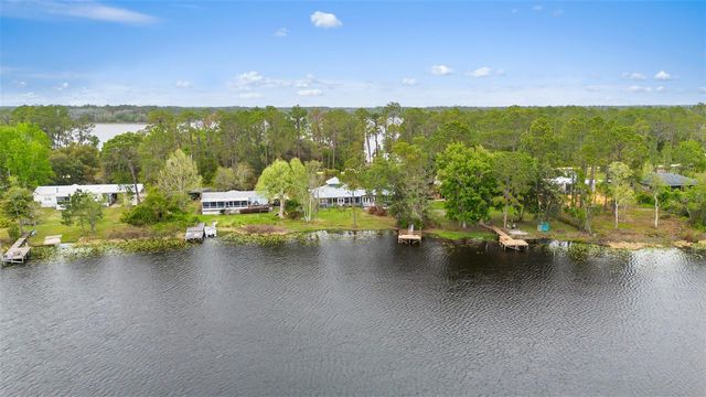 299 RILEY LAKE DRIVE, Hawthorne, FL 32640