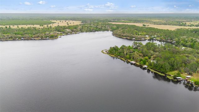299 RILEY LAKE DRIVE, Hawthorne, FL 32640