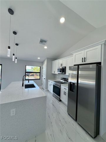 2610 NW 10th TER, Cape Coral, FL 33993