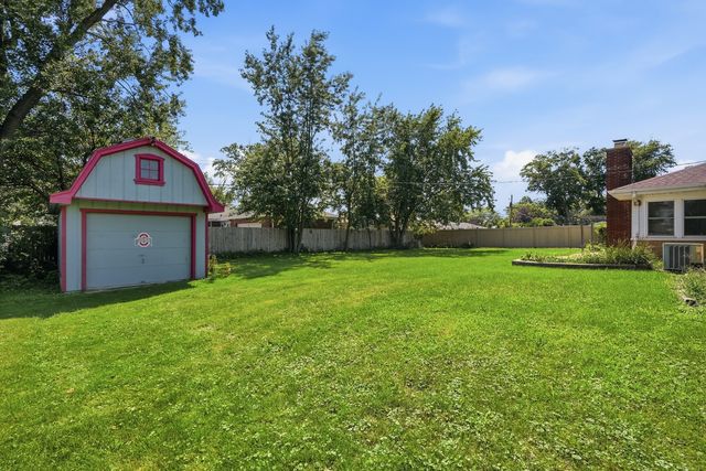 370 Oakwood Drive, Crete, IL 60417