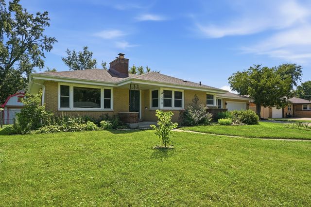 370 Oakwood Drive, Crete, IL 60417