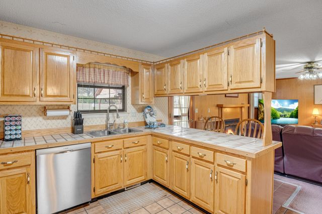 9223 Sunny Shore Lane, Chattanooga, TN 37416