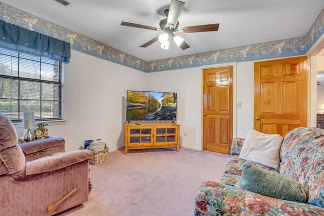 9223 Sunny Shore Lane, Chattanooga, TN 37416