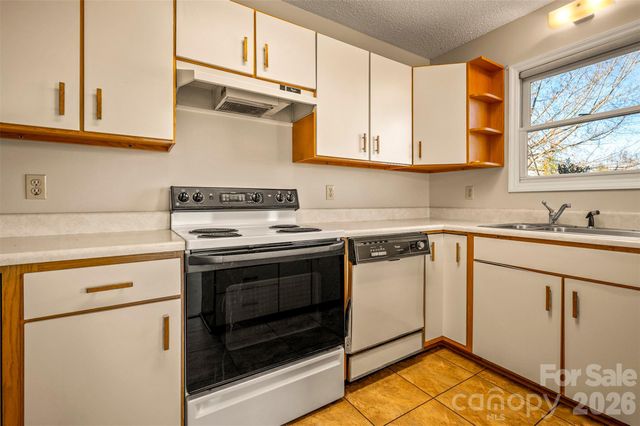 77 Chestnut Street, Tryon, NC 28782