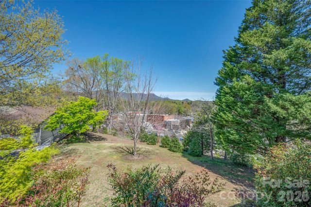 77 Chestnut Street, Tryon, NC 28782