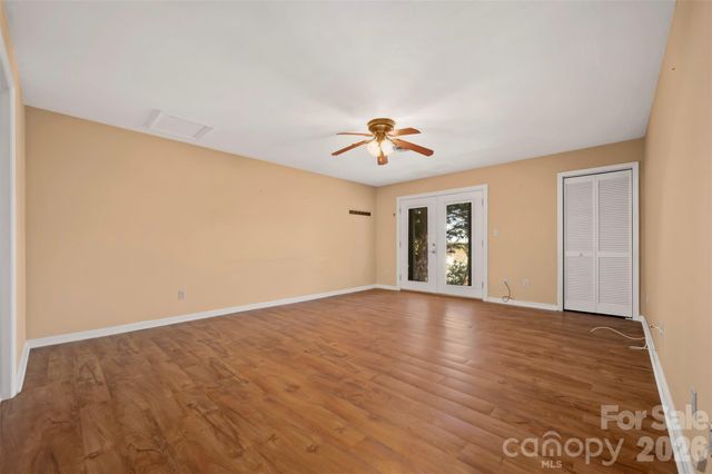 77 Chestnut Street, Tryon, NC 28782