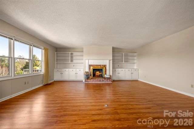 77 Chestnut Street, Tryon, NC 28782