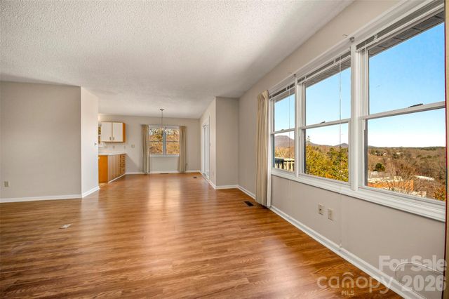 77 Chestnut Street, Tryon, NC 28782