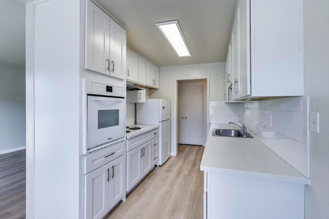 100 Millbrae Avenue, Millbrae, CA 94030
