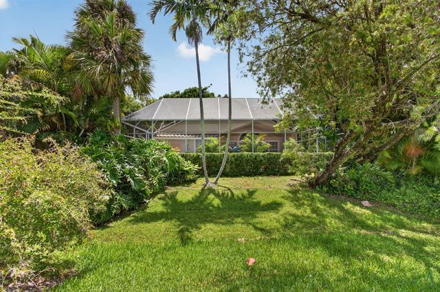 526 Misty Oaks Drive, Pompano Beach, FL 33069