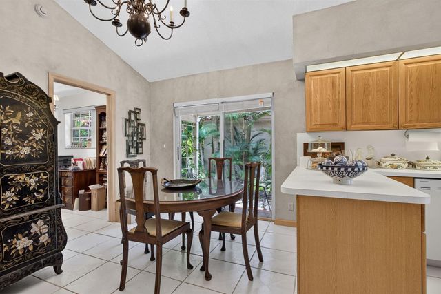 526 Misty Oaks Drive, Pompano Beach, FL 33069