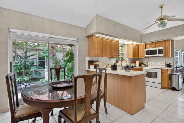 526 Misty Oaks Drive, Pompano Beach, FL 33069