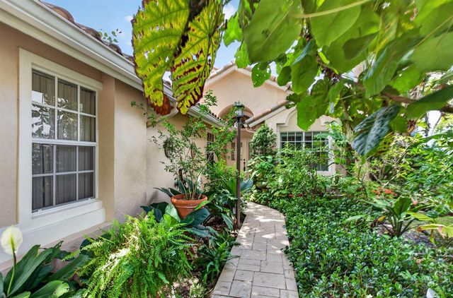 526 Misty Oaks Drive, Pompano Beach, FL 33069