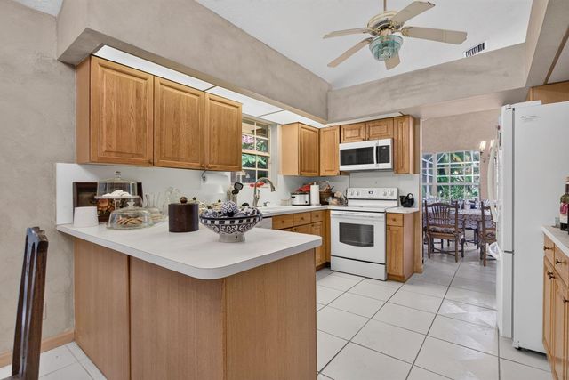 526 Misty Oaks Drive, Pompano Beach, FL 33069