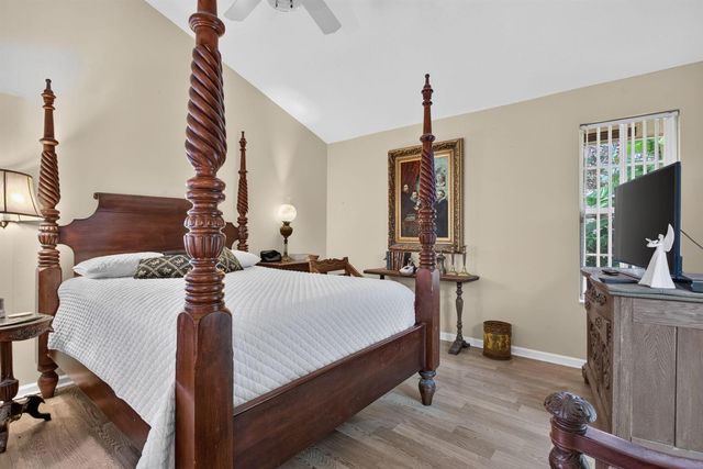 526 Misty Oaks Drive, Pompano Beach, FL 33069