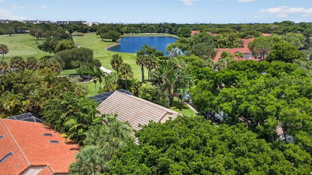 526 Misty Oaks Drive, Pompano Beach, FL 33069