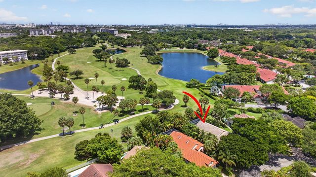 526 Misty Oaks Drive, Pompano Beach, FL 33069