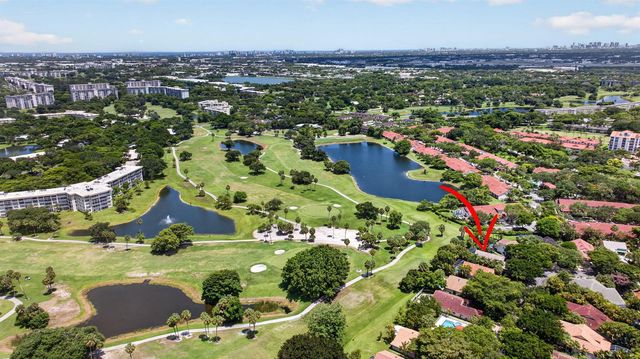 526 Misty Oaks Drive, Pompano Beach, FL 33069