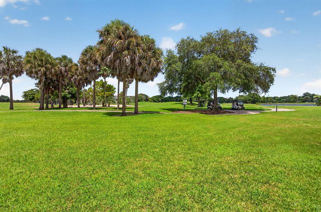 526 Misty Oaks Drive, Pompano Beach, FL 33069