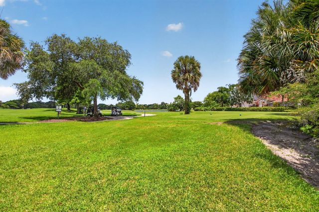 526 Misty Oaks Drive, Pompano Beach, FL 33069