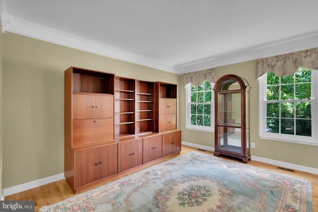 8 SWEET BRIAR RD, Coatesville, PA 19320