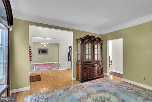 8 SWEET BRIAR RD, Coatesville, PA 19320