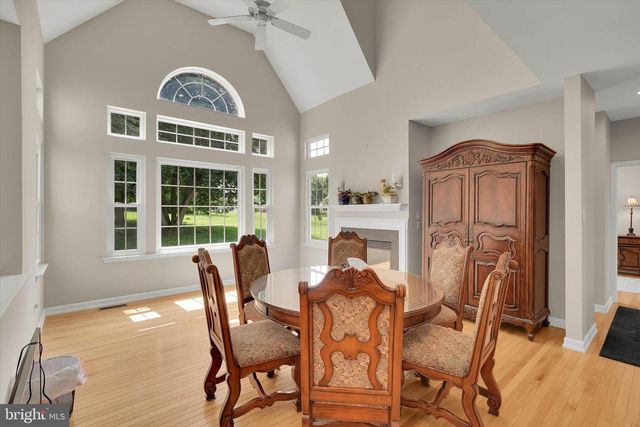8 SWEET BRIAR RD, Coatesville, PA 19320