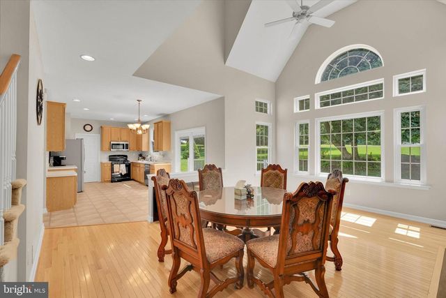 8 SWEET BRIAR RD, Coatesville, PA 19320