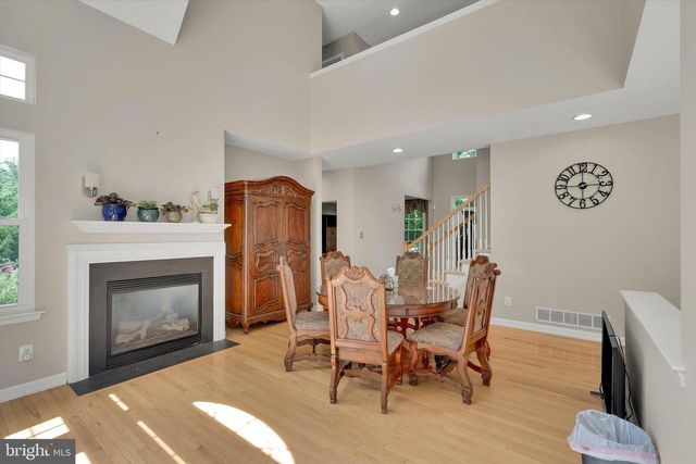 8 SWEET BRIAR RD, Coatesville, PA 19320