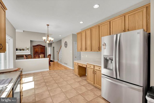 8 SWEET BRIAR RD, Coatesville, PA 19320